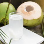 Biến tấu nước dừa mỗi sáng để cấp nước và khỏe từ bên trong