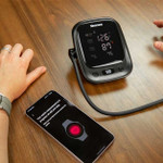 Khoác “áo công nghệ” cho sản phẩm giám sát sức khoẻ tại nhà