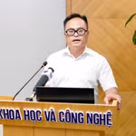 Ông Thái Hữu Lý, Trưởng phòng Phát triển Dịch vụ, Trung tâm Internet Việt Nam cung cấp thông tin tổng quan về việc lần đầu tiên tổ chức đấu giá tên miền quốc gia ".vn"