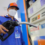 Giá xăng dầu quay đầu vượt 30.000 đồng trong đêm, gần chạm ngưỡng lịch sử năm 2022