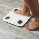 Vì sao cân nặng lên xuống thất thường mỗi ngày?