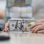 Tỷ giá USD hôm nay ngày 20/4: USD chợ đen bật tăng mạnh, ngân hàng nhích nhẹ