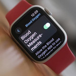 Ảnh minh họa Apple Watch 9 đang hiển thị cài đặt đo nồng độ oxy trong máu