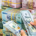 Tỷ giá USD hôm nay ngày 24/4: Ngân hàng đồng loạt tăng giá USD, chợ đen tiếp đà giảm