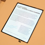 Lộ diện công nghệ màn hình không nếp gấp của iPhone gập tại CES 2026