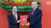 Tổng Bí thư Tô Lâm trao quyết định bổ nhiệm cho ông Trịnh Văn Quyết