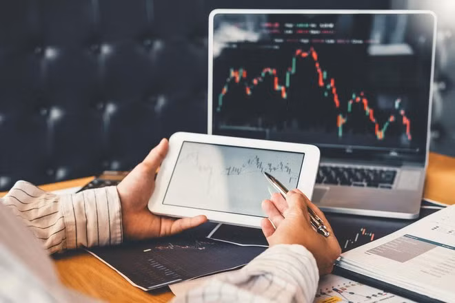 VN-Index có thể tiếp tục trong xu hướng giằng co với biên độ hẹp, thanh khoản thấp