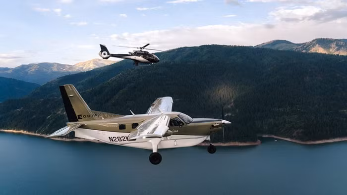 siêu xe Himalaya Defender tùy chỉnh & máy bay Turboprop Kodiak-4