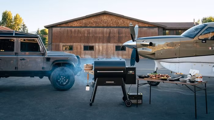 siêu xe Himalaya Defender tùy chỉnh & máy bay Turboprop Kodiak