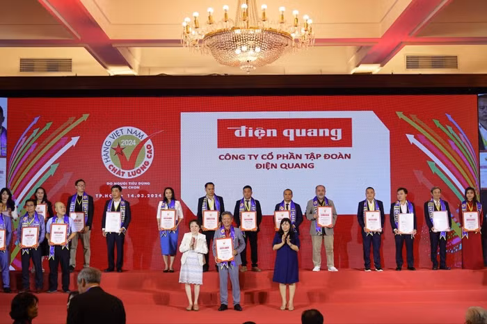 Tập đoàn Điện Quang nhận danh hiệu “Hàng Việt Nam chất lượng cao” năm 2024
