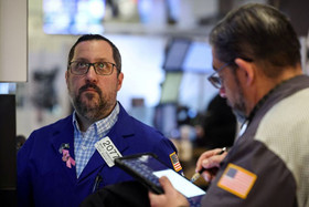 Dow Jones vượt mốc 50.000 điểm, cổ phiếu chip tăng vọt nhờ kỳ vọng đầu tư AI