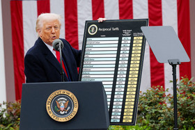 Tổng thống Trump ra “tối hậu thư”, doạ áp thuế 70% với một số quốc gia
