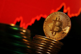 “Tay to” tiếp tục mua gom, giá Bitcoin vẫn giảm mạnh