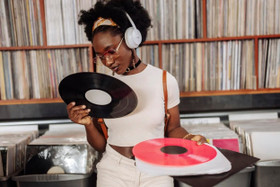 Giới trẻ rời mạng xã hội để tìm lại đời sống thật