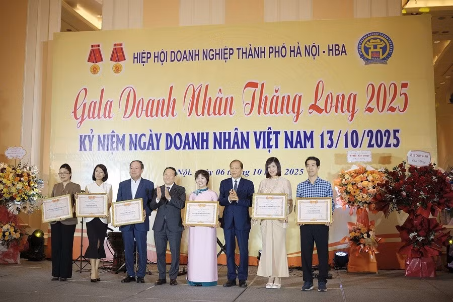 Các đơn vị là thành viên của Hiệp hội HBA có thành tích xuất sắc nhận bằng khen