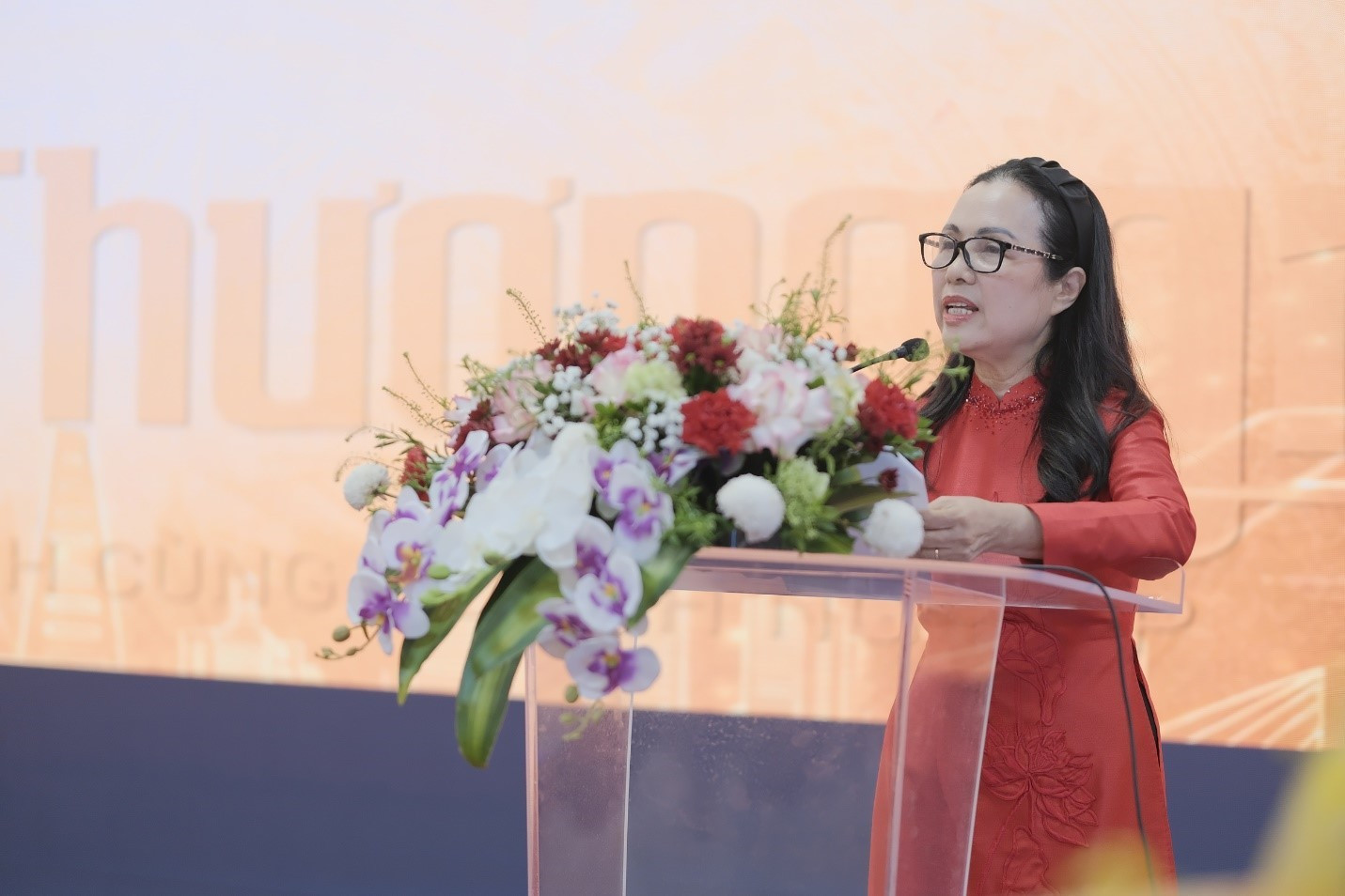 Nhà báo, nhà văn Nguyễn Thùy Dương, Tổng Biên tập Tạp chí Thương Gia