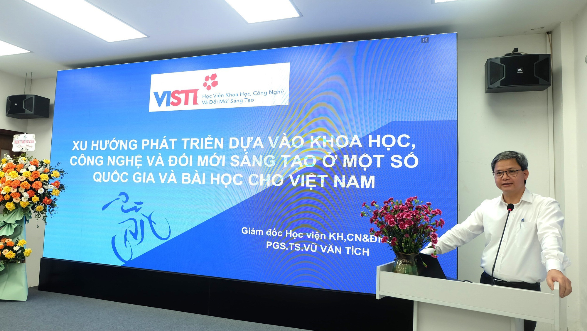 PGS.TS Vũ Văn Tích, Giám đốc Học viện Khoa học, Công nghệ và đổi mới sáng tạo r2.jpg