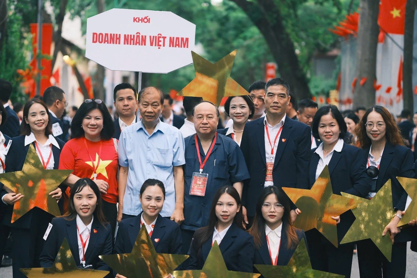 Ban Chỉ đạo và lực lượng thuộc Hiệp hội Nữ doanh nhân thành phố Hà Nội và Tập đoàn Hồ Gươm p3.jpg