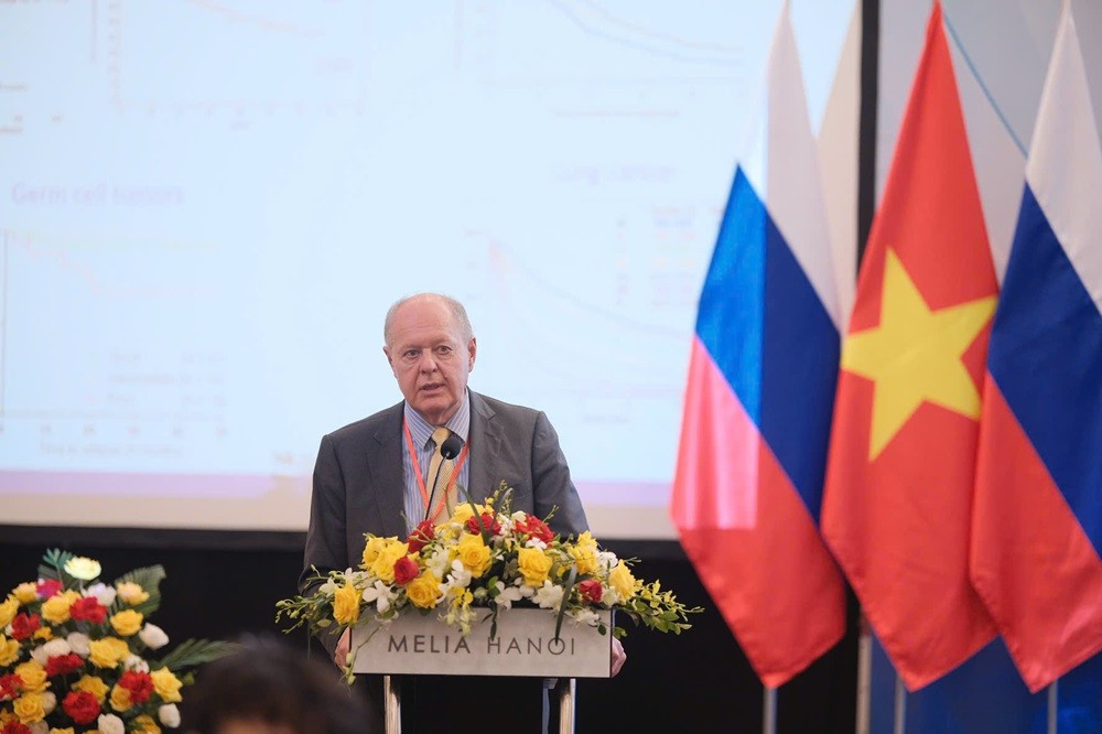 GS.TS Y khoa Vladimir Moiseenko z7065911414752-30f33156f5b437785155b71c45a031ff.jpg