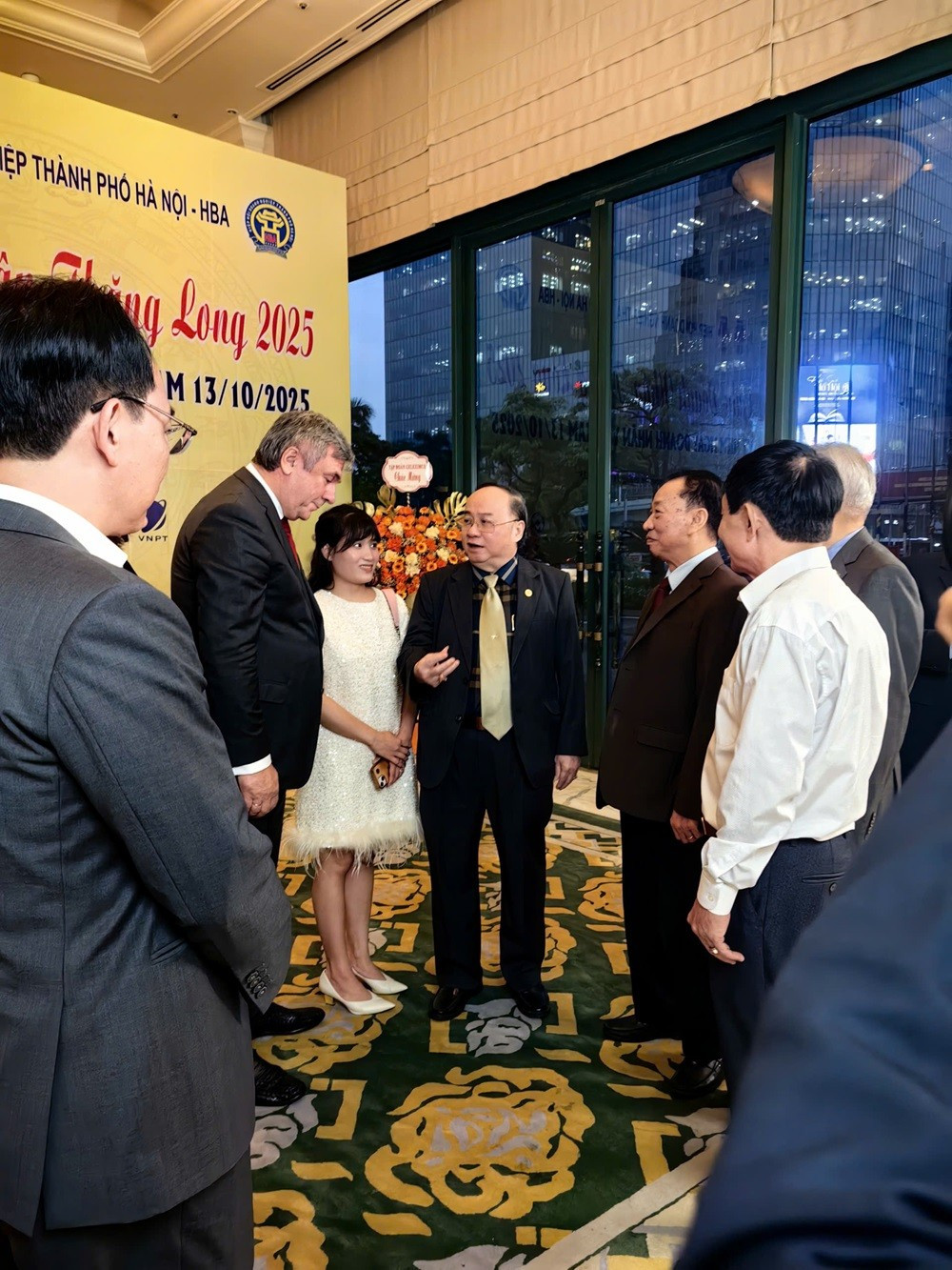 Chủ tịch HBA đón tiếp người bạn thân thiết - Ngài Viacheslav Gennadievich Kalganov, Phó Chủ tịch Ủy ban Đối ngoại Saint Petersburg, Liên bang Nga z7087868032300-13f9f5162a7f0537b370b3ab23b6943c.jpg