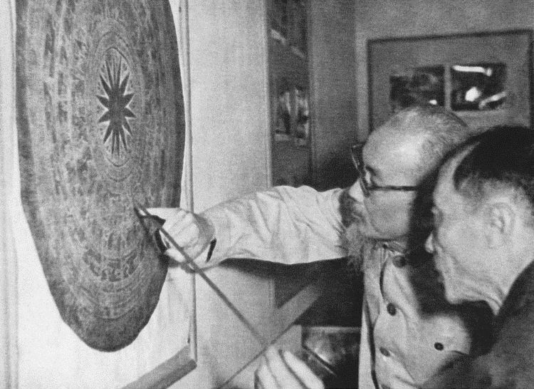 Chủ tịch Hồ Chí Minh thăm Viện Bảo tàng Lịch sử Việt Nam (1961) - Ảnh tư liệu bac-ho-tham-bt.jpg