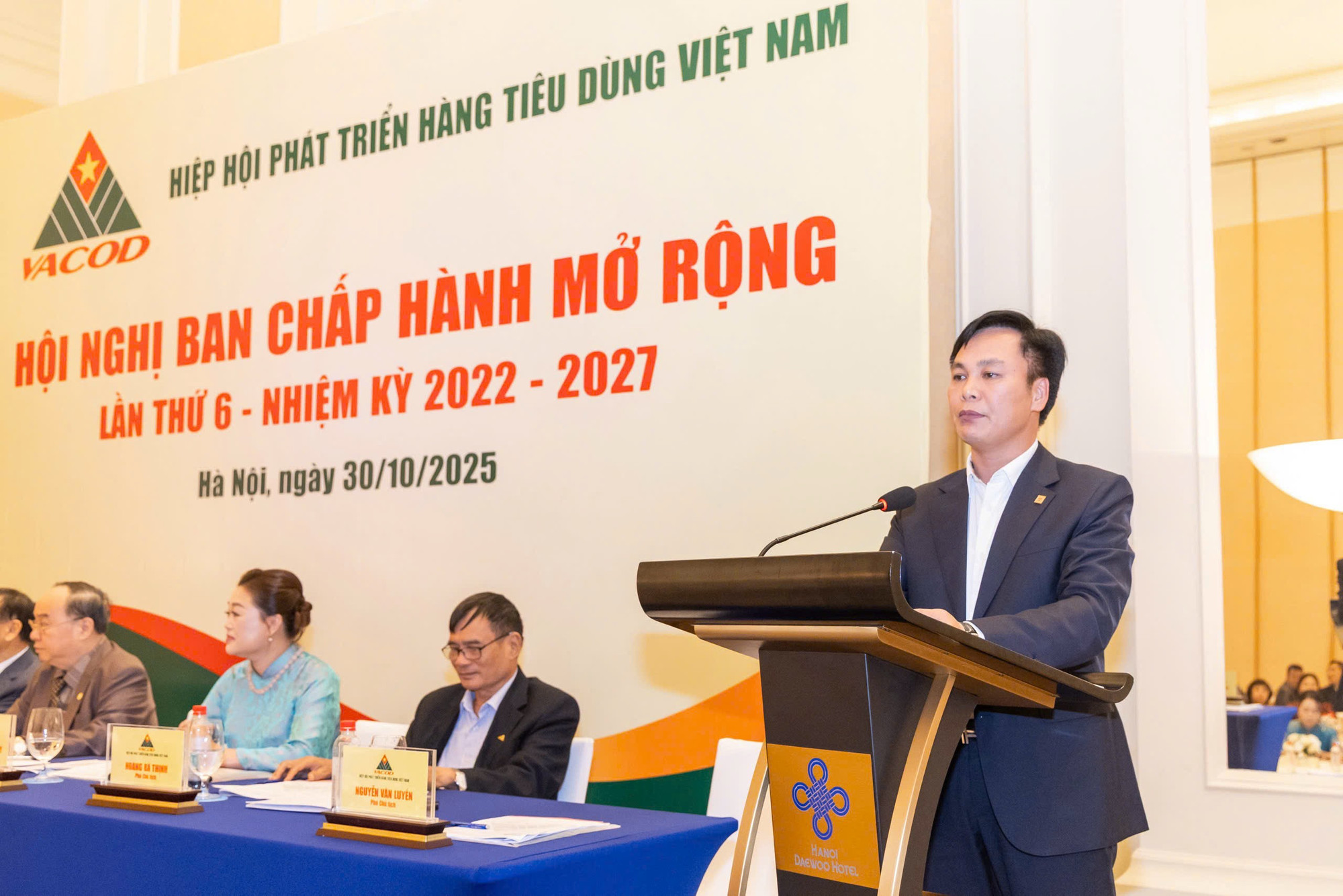 Phó Chủ tịch Nguyễn Văn Luyến