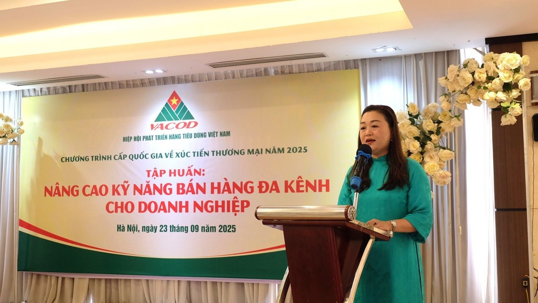 Bà Nguyễn Thị Thu Thủy, Phó Chủ tịch Thường trực VACOD phát biểu khai mạc dscf4663.jpg