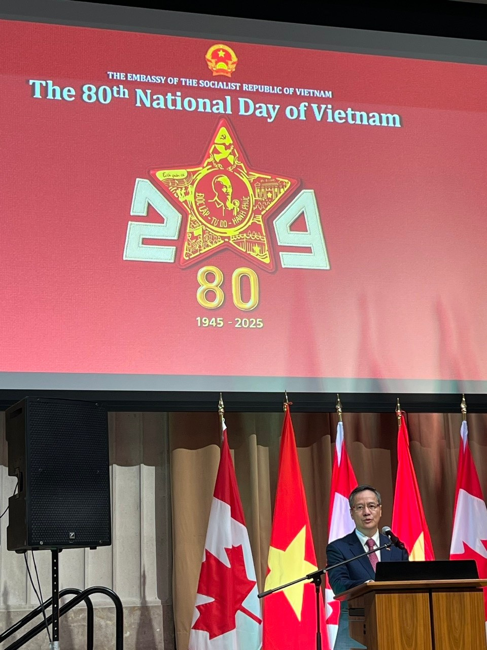 Đại sứ đặc mệnh toàn quyền Việt Nam tại Canada Phạm Vinh Quang z7053201523337-8cce15d4152cb031d358521955bafaf9.jpg