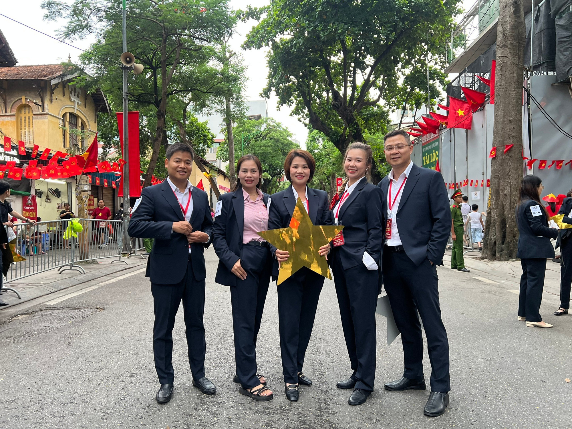 Lực lượng thuộc THB Group z6943228601942-7d9065d2de9f50338c7f673a860818c9.jpg