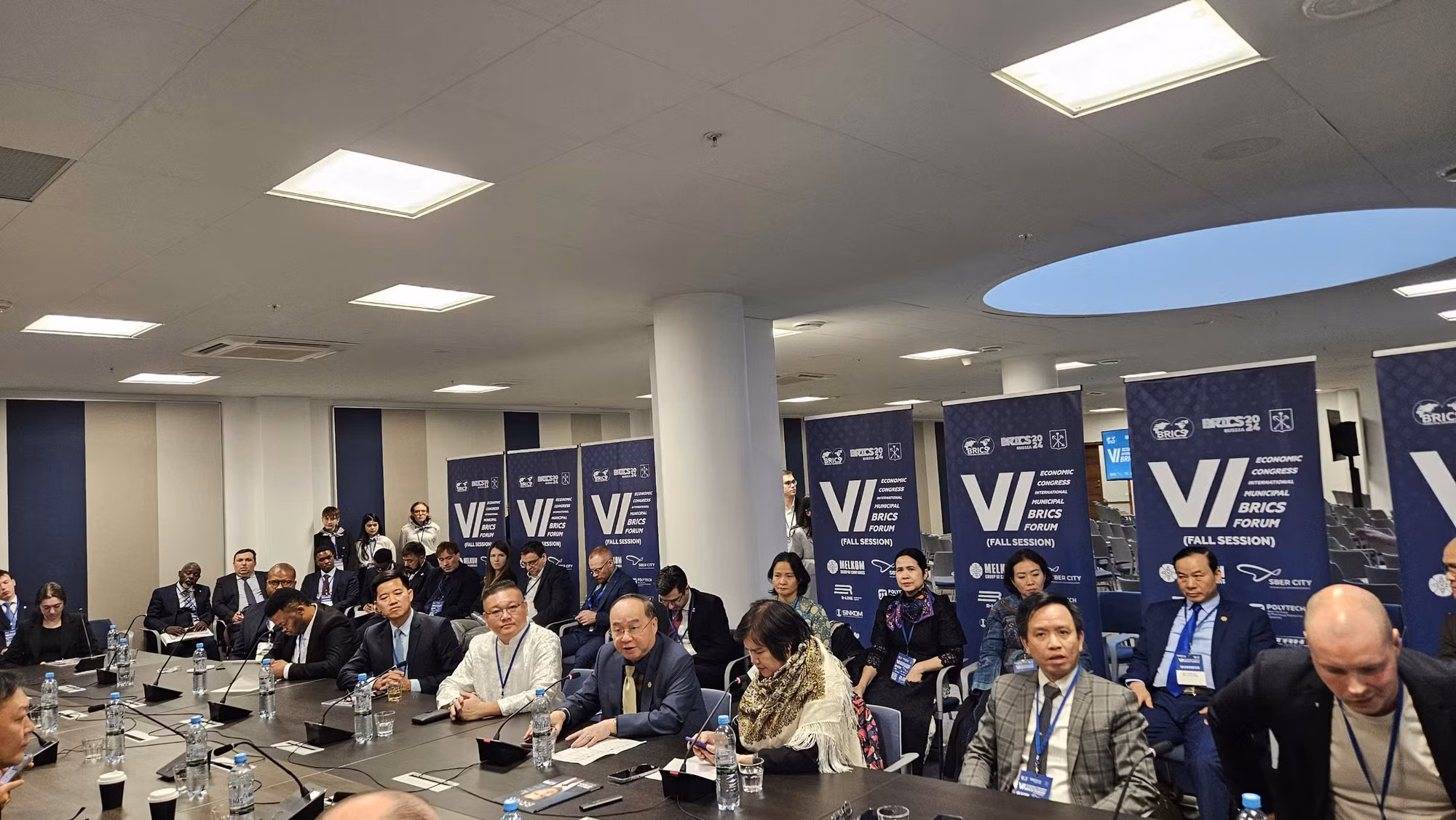 Chủ tịch Nguyễn Hồng Sơn phát biểu tại buổi gặp gỡ các doanh nghiệp trong khuôn khổ Diễn đàn BRICS 2024