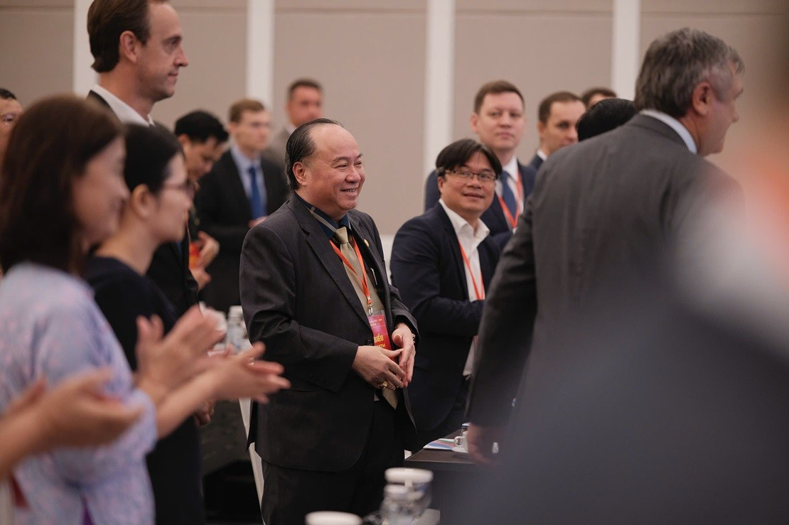 TS Nguyễn Hồng Sơn, Chủ tịch VACOD-HBA tham dự phiên khai mạc Diễn đàn Nhân dân Việt – Nga lần thứ nhất z7064847660822-6b5675657d7f836223d500cd1caf1faf.jpg