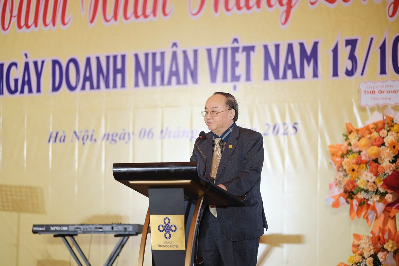 Chủ tịch HBA TS. Nguyễn Hồng Sơn phát biểu khai mạc chương trình Gala Doanh nhân Thăng Long 2025 z7088111778311-3f563add36e872f760f74328b54f990a.jpg
