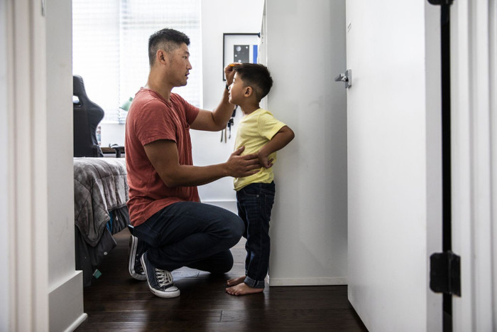 Những yếu tố âm thầm quyết định chiều cao của nam giới