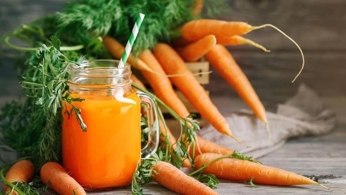 Nước ép cà rốt là một loại đồ uống giàu vitamin A, C, E, K cùng với các khoáng chất như kali và sắt