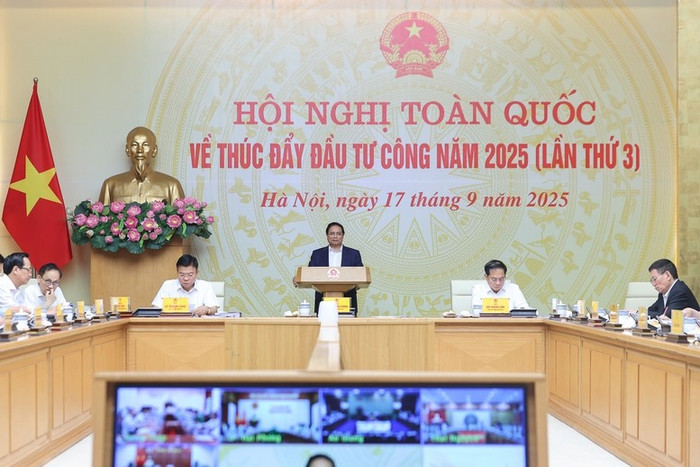 Thủ tướng Phạm Minh Chính và các Phó Thủ tướng Chính phủ chủ trì Hội nghị toàn quốc thúc đẩy đầu tư công năm 2025 (lần thứ 3)