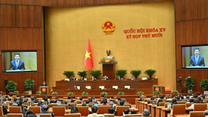 Quốc hội nghe Bộ trưởng Nguyễn Hồng Diên báo cáo tiếp thu, chỉnh lý dự thảo Luật Thương mại điện tử