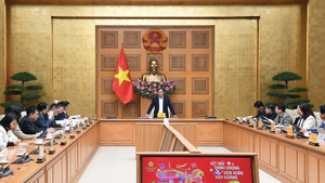 Phó Thủ tướng Bùi Thanh Sơn giao Bộ Công Thương chủ trì, phối hợp với các bộ, cơ quan, địa phương liên quan và Công ty Cổ phần Trung tâm Hội chợ Triển lãm Việt Nam rà soát, tổng hợp xây dựng Đề án tổ chức hội chợ Mùa Xuân 2026