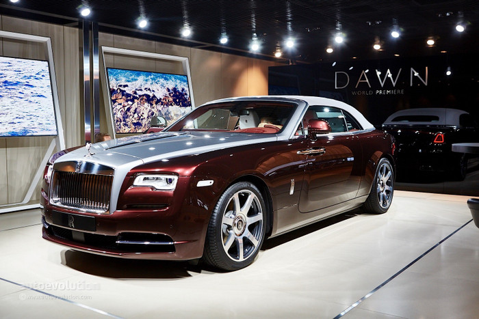 rolls-royce-dawn-settles-the-best-four-seater-cabriolet-dispute-in-frankfurt-live-photos_30.jpg