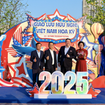 Các đại biểu chụp ảnh chung tại sự kiện