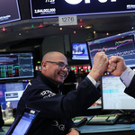 S&P 500 và Nasdaq lập kỷ lục nhờ nhóm cổ phiếu Big Tech