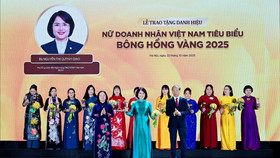Nữ Phó Tổng Giám đốc BIDV nhận giải thưởng Bông Hồng Vàng 2025