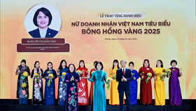 Nữ Phó Tổng Giám đốc BIDV nhận giải thưởng Bông Hồng Vàng 2025