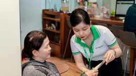 FE CREDIT kết nối mạnh mẽ với khách hàng để mang đến những giải pháp “đo ni đóng giày”, thực sự giải quyết nhu cầu tài chính