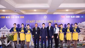 Vietravel Airlines là Nhà tài trợ vận chuyển hàng không chính thức của Hanoi FC mùa giải V.League 2025/2026