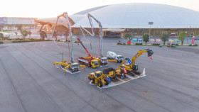 Khu trình diễn các cỗ máy công nghiệp khổng lồ ở khu vực ngoài trời VEC