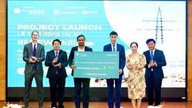 Lãnh đạo Nhà trường ký kết dự án với Quỹ GE Vernova Foundation
