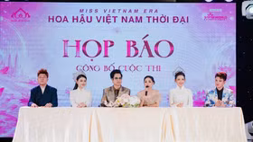 Ban Tổ chức và Ban Giám khảo giải đáp các câu hỏi từ đại diện cơ quan báo chí về cuộc thi