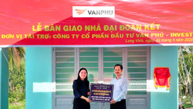Ủng hộ 720 triệu đồng xây nhà cho các hộ nghèo tại Tây Ninh là minh chứng rõ nét cho triết lý phát triển bất động sản “Vị nhân sinh” mà Văn Phú – Invest theo đuổi