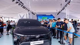 Cơ hội đổi từ xăng sang điện cho tài xế dịch vụ tại "Ngày hội xanh - Thu xe xăng, Lên đời xe xanh"