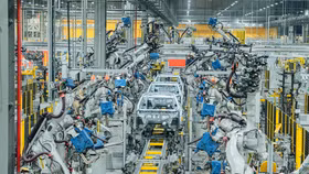 VinFast đã củng cố vị trí số 1 thị phần tại Việt Nam, đồng thời ghi dấu ấn mạnh mẽ tại các thị trường quốc tế như Ấn Độ, Indonesia...